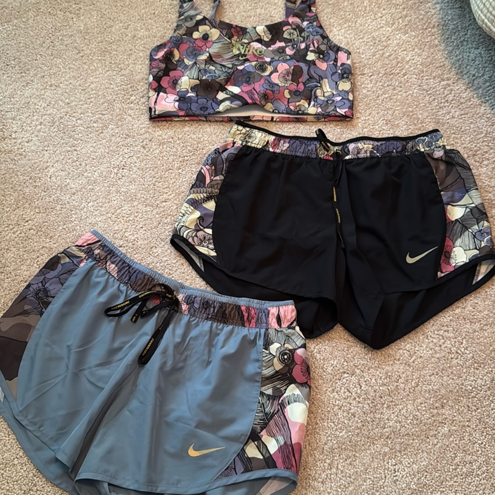 Nike Femme Set - Two shorts and one sports bra.